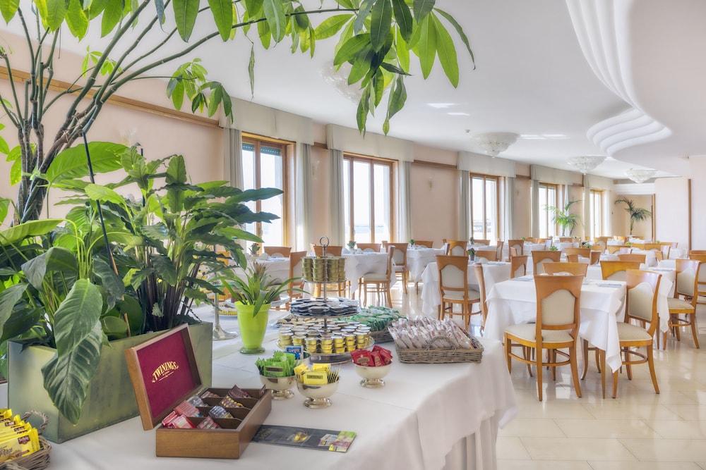 Astura Palace Hotel Nettuno Esterno foto
