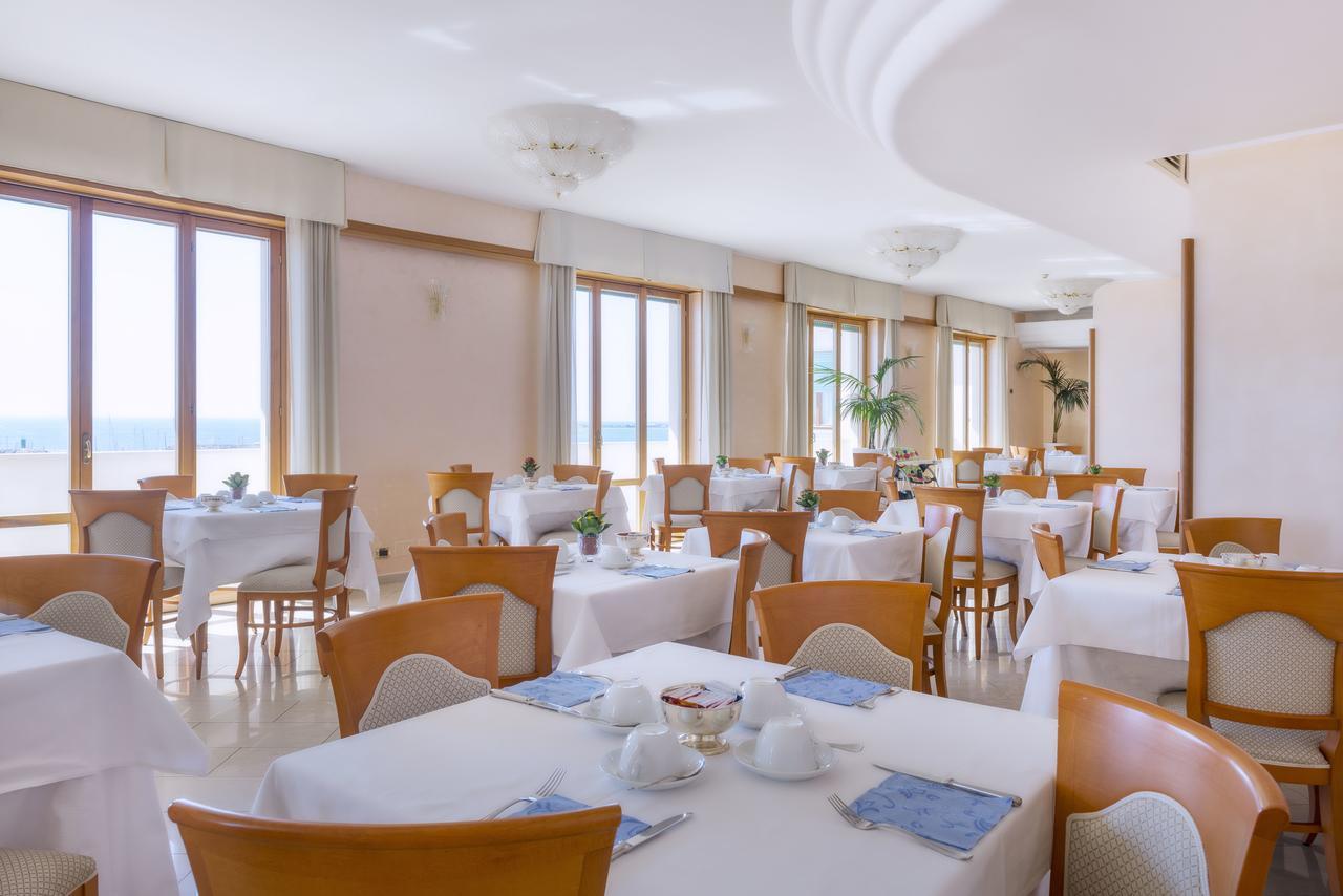 Astura Palace Hotel Nettuno Esterno foto