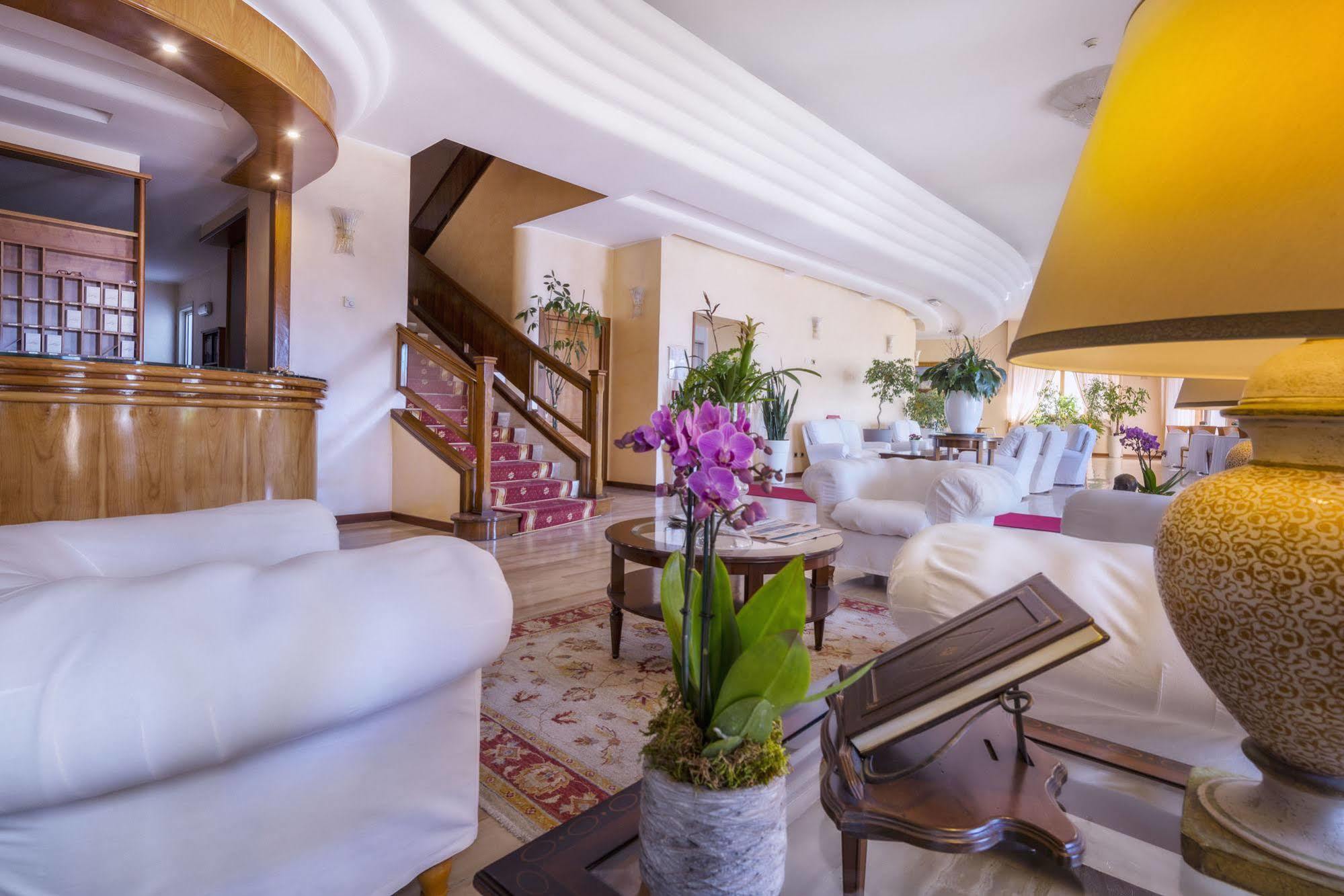 Astura Palace Hotel Nettuno Esterno foto