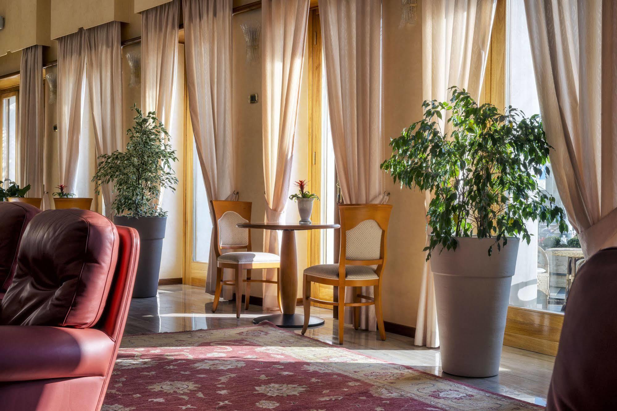 Astura Palace Hotel Nettuno Esterno foto