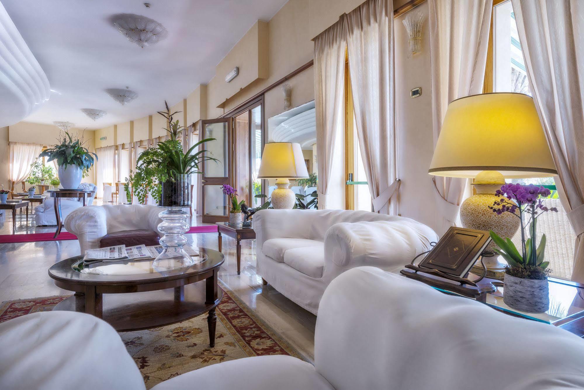 Astura Palace Hotel Nettuno Esterno foto