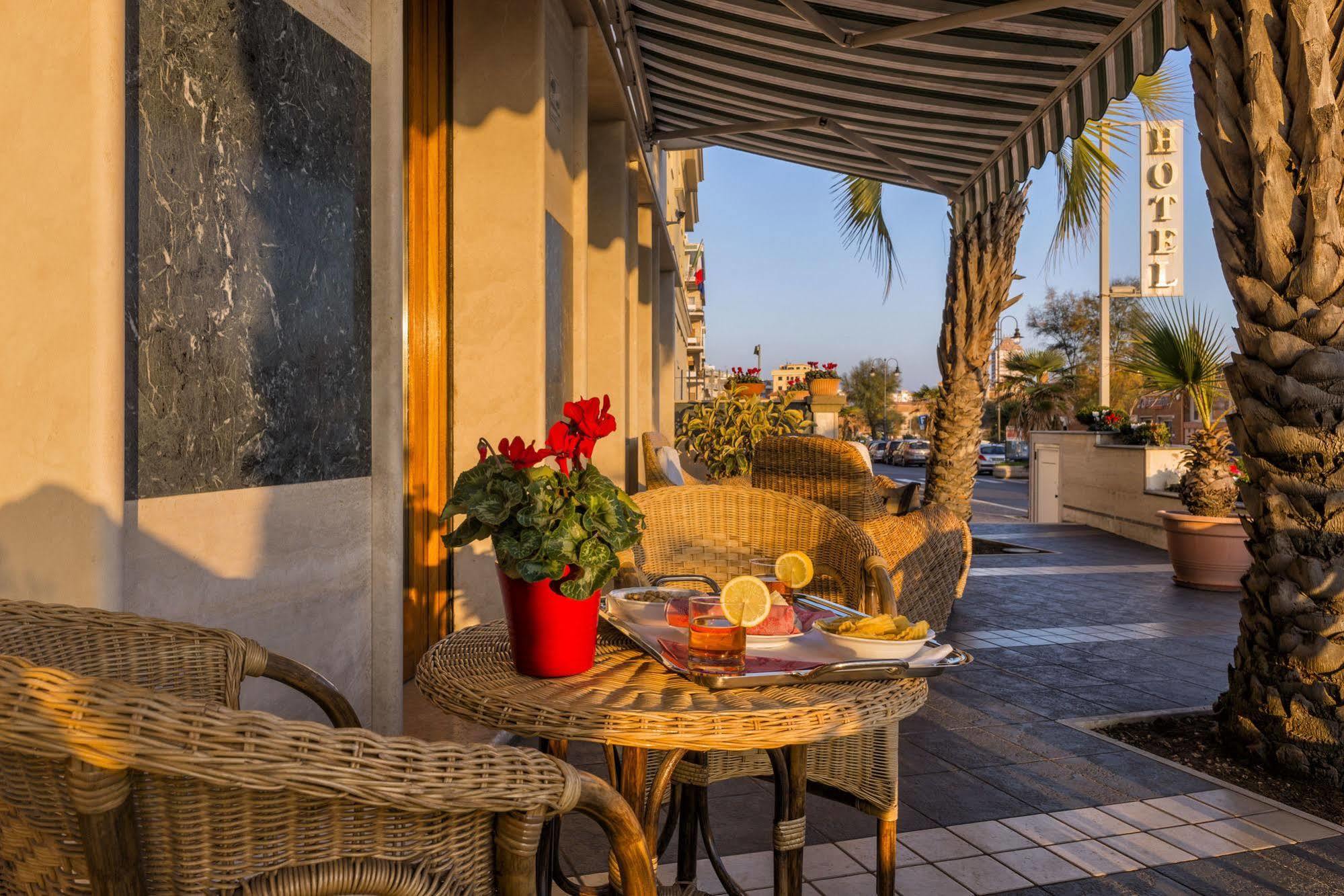 Astura Palace Hotel Nettuno Esterno foto